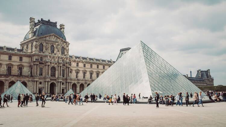 Le musée du Louvre augmente son droit d’entrée pour les visiteurs non européens à partir de cette semaine : voici pourquoi.