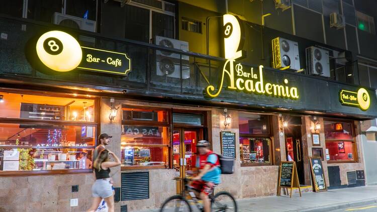 Microcentro — Cinzano Vermouth with Soda and Lemon Microcentro — Cinzano Vermouth with Soda and Lemon