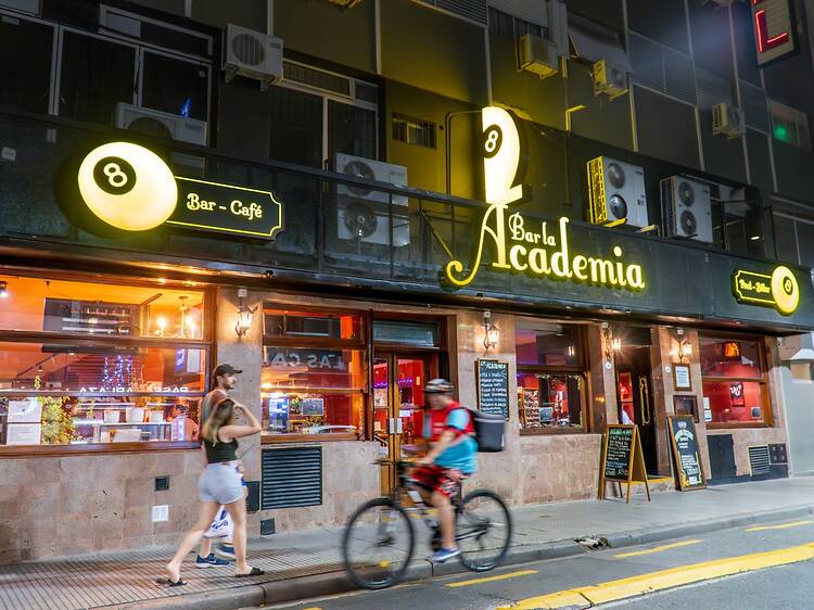 Microcentro — Cinzano Vermouth with Soda and Lemon Microcentro — Cinzano Vermouth with Soda and Lemon