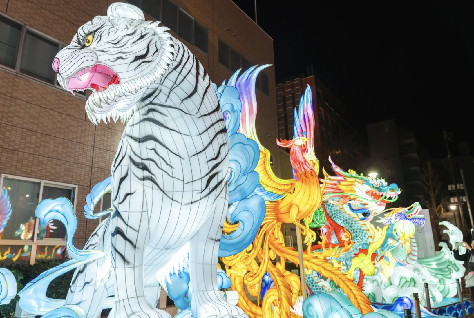 巨大なランタンオブジェが出現、横浜ベイエリアで「横浜春節祭」が開催