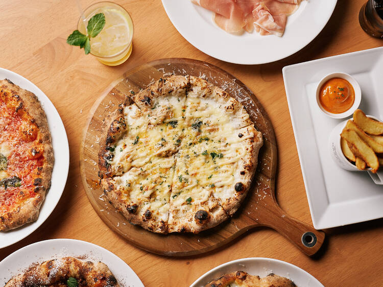 ピッツァ タイムワープ ∈ ラチェルバ