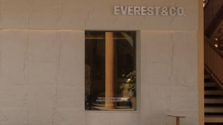 Everest & Co. - คาเฟ่ฟีลเอาต์ดอร์ ชวน Explore กลางกรุง