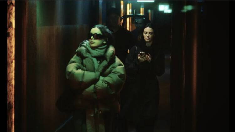 เดอะ โมเมนต์ (The Moment)