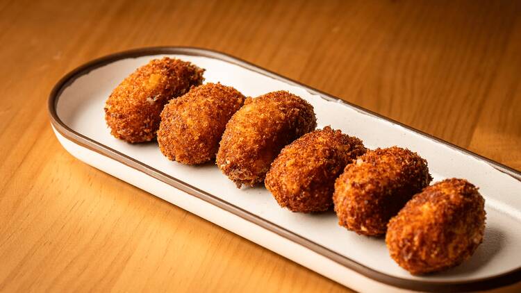 Esta nueva taberna de Madrid tiene la Mejor Croqueta de España 2023 y al mejor chef de Albacete