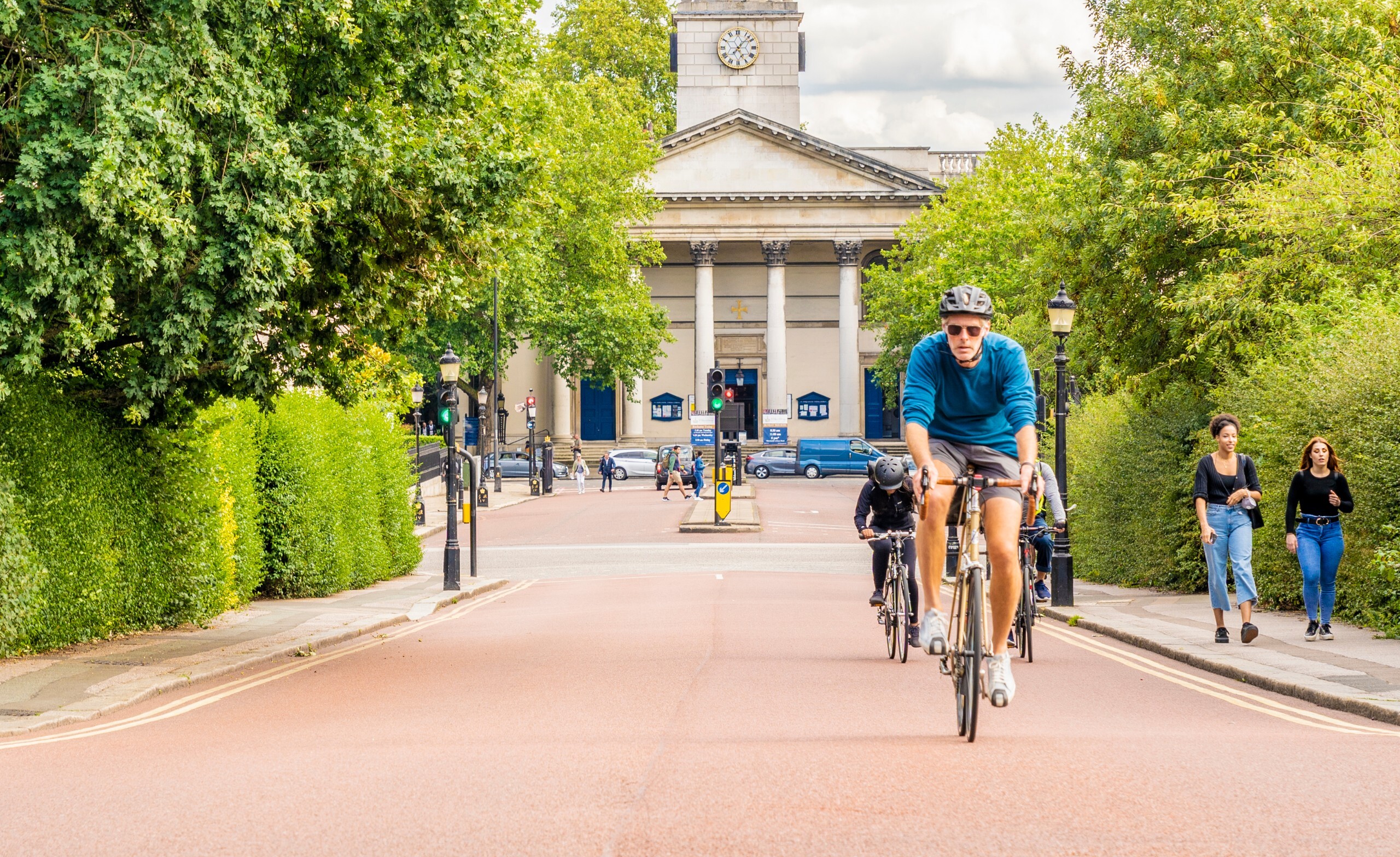 This London park has introduced traffic lights and 50 fines for cyclists