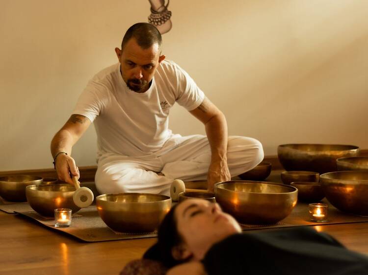 Sound bath: log off your brain