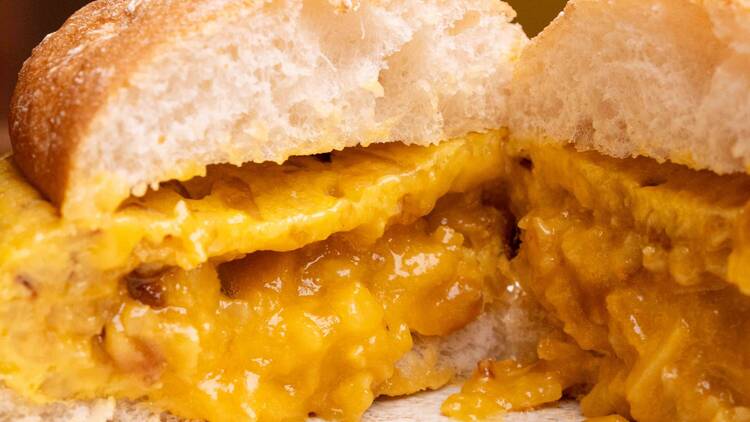 Un bocata de tortilla de patata en La Martinuca por 9,50 €