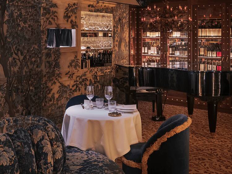 Restaurantes románticos para San Valentín: dónde sorprender con una cena especial en Madrid