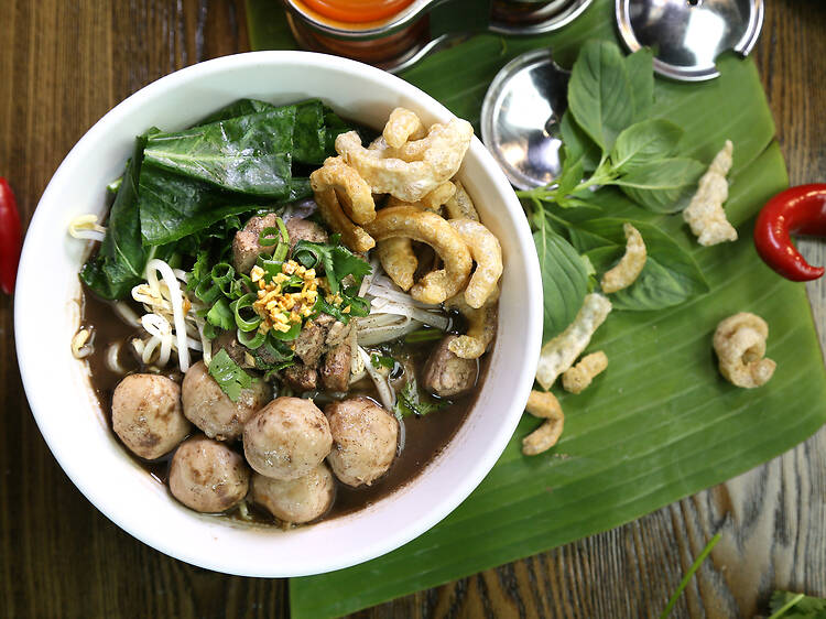 Kuay teow ruea (Thai boat noodles)