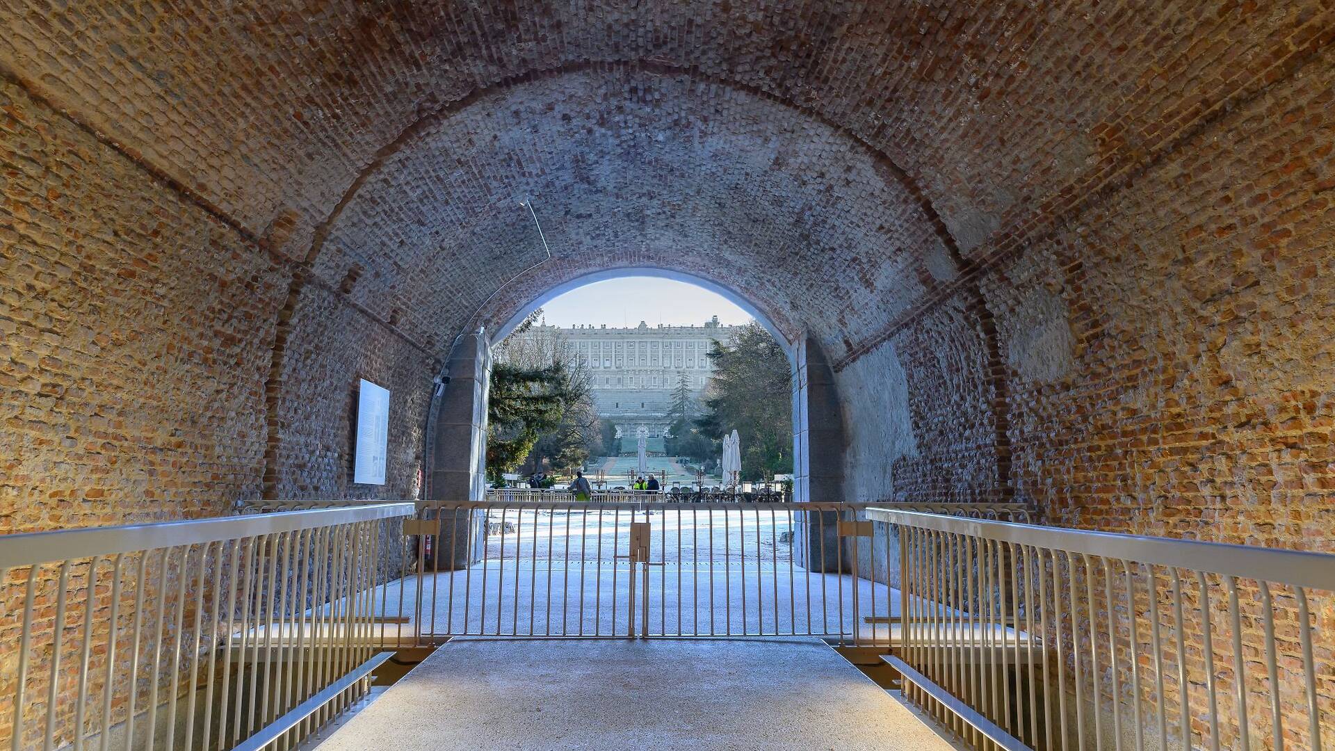 Ya se puede visitar el túnel secreto que unía el Palacio Real con la ...