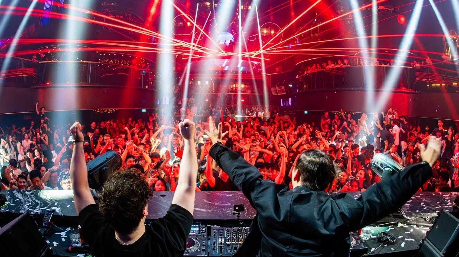 13 Best Clubs in Singapore To Party All Night Long