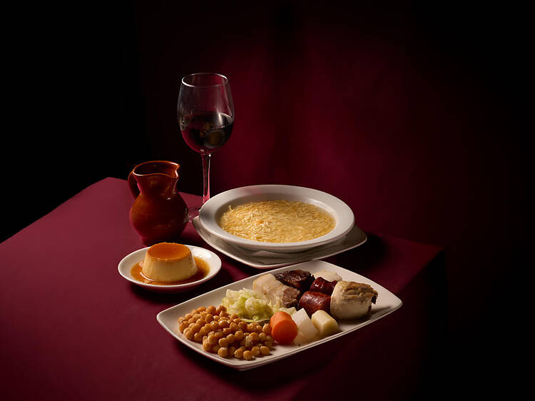 Vuelve el cocido a estos populares restaurantes del centro de Madrid: menú completo por menos de 20€ y sólo los jueves Vuelve el cocido a estos populares restaurantes del centro de Madrid: menú completo por menos de 20€ y sólo los jueves