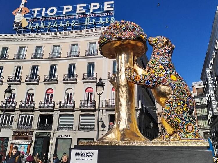 La escultura más famosa del centro de Madrid tiene una nueva y colorida réplica La escultura más famosa del centro de Madrid tiene una nueva y colorida réplica