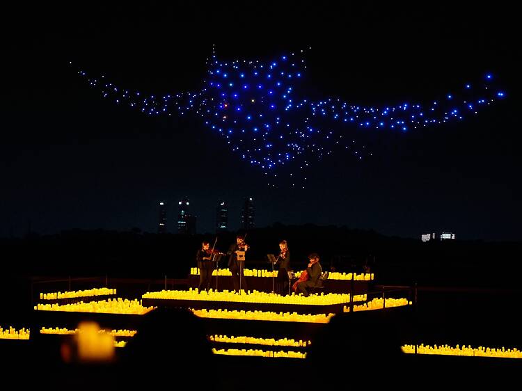 Más de 1.000 drones iluminarán el cielo de Madrid por tiempo limitado: figuras gigantes, coreografías únicas y música de Vivaldi Más de 1.000 drones iluminarán el cielo de Madrid por tiempo limitado: figuras gigantes, coreografías únicas y música de Vivaldi