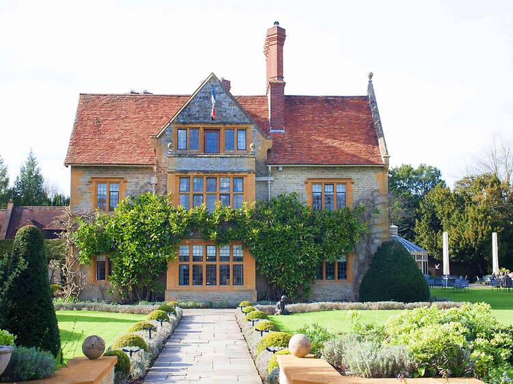 Raymond Blanc’s legendary Oxfordshire restaurant Le Manoir is being taken over by a three Michelin star chef