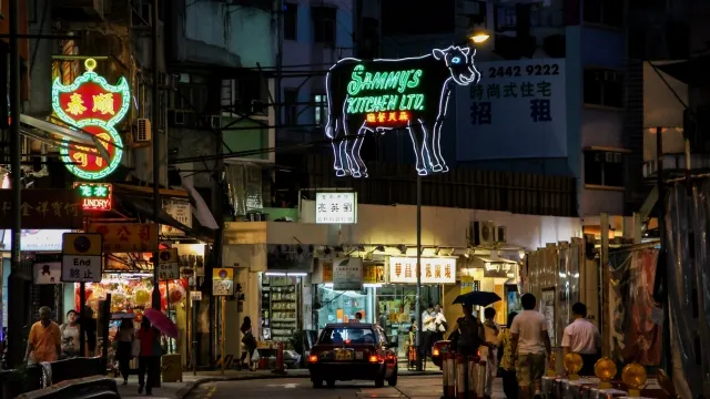 Sammy's Kitchen neon sign