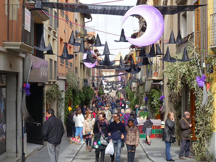 Un pueblo de brujas cerca de Barcelona, la curiosa feria que se celebra en este municipio durante un fin de semana Un pueblo de brujas cerca de Barcelona, la curiosa feria que se celebra en este municipio durante un fin de semana