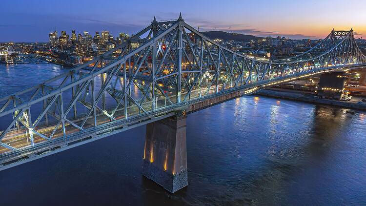 Jacques-Cartier Bridge traffic still jammed as De Lorimier closure disrupts Montreal commute Jacques-Cartier Bridge traffic still jammed as De Lorimier closure disrupts Montreal commute