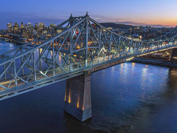 Jacques-Cartier Bridge traffic still jammed as De Lorimier closure disrupts Montreal commute Jacques-Cartier Bridge traffic still jammed as De Lorimier closure disrupts Montreal commute