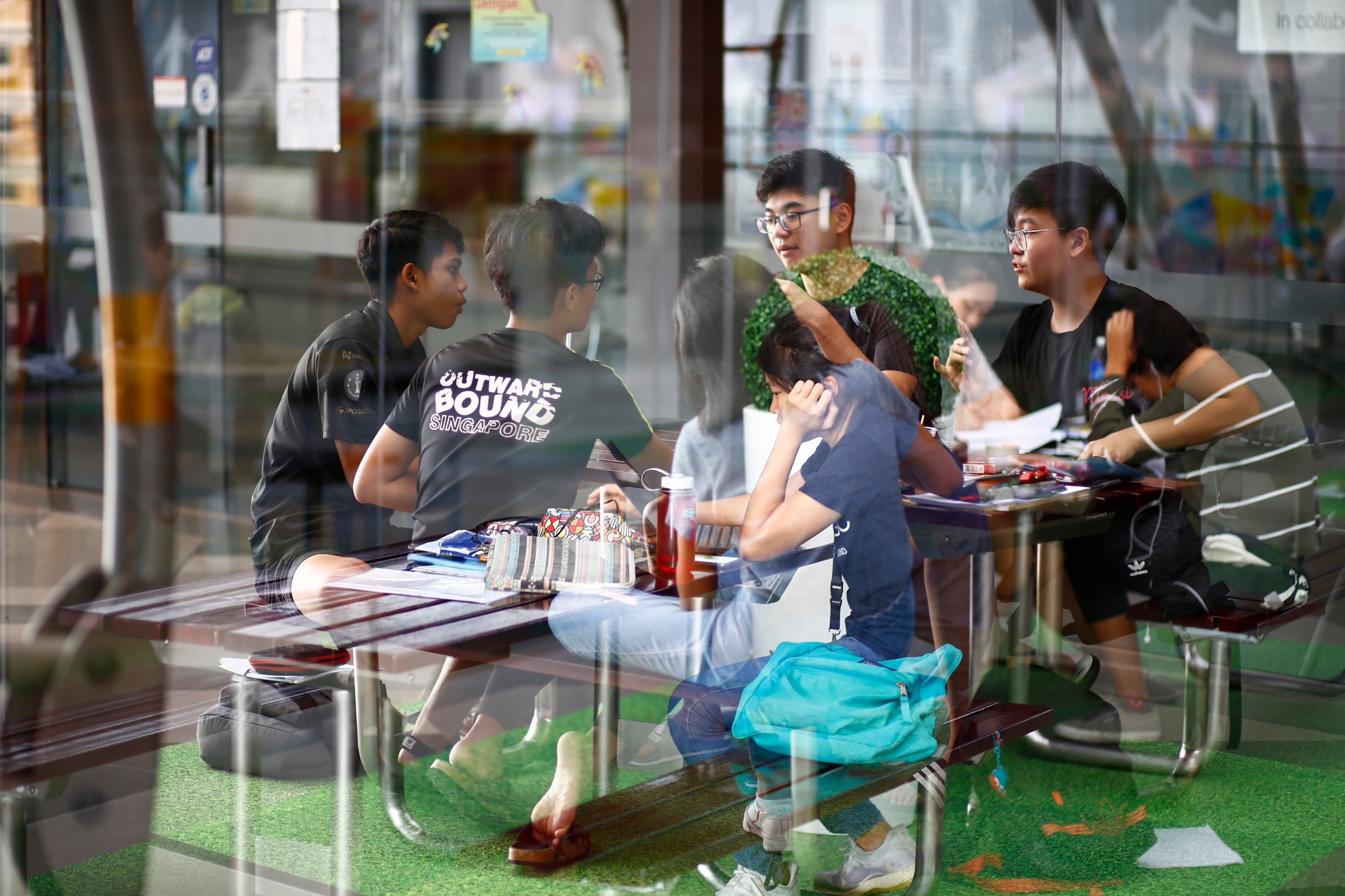 Are Singaporeans lonely? New IPS study reveals the state of local friendships