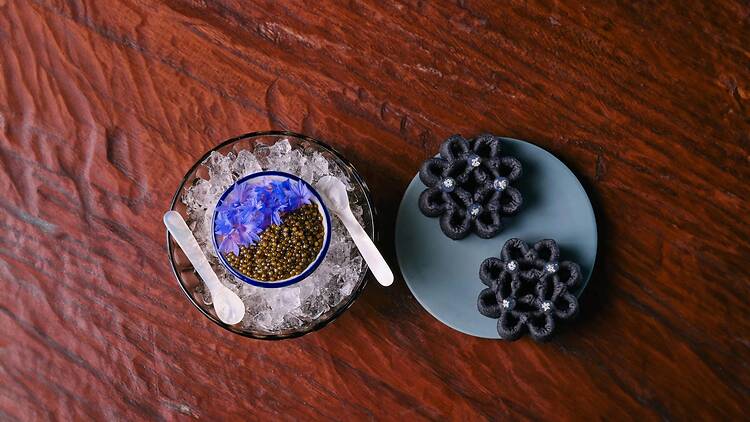 The 'kanom dok jok' cracker