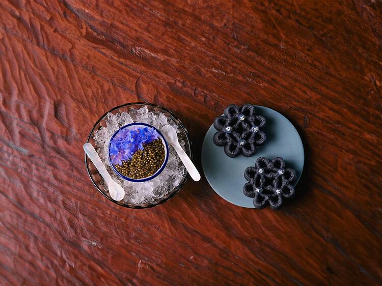 The 'kanom dok jok' cracker