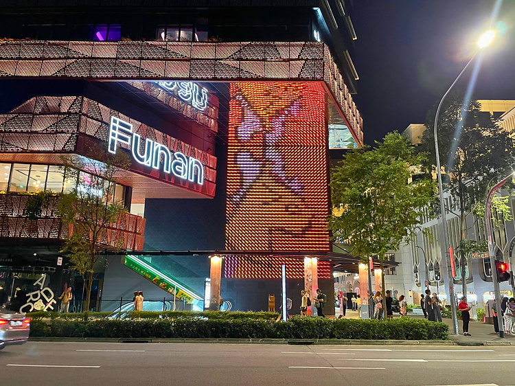 Pause for a moving picture or two Pause for a moving picture or two