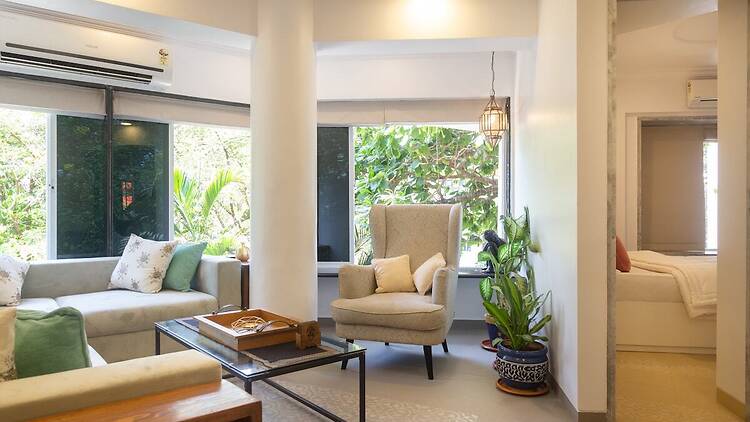 Charming Studio Apartment | Bandra