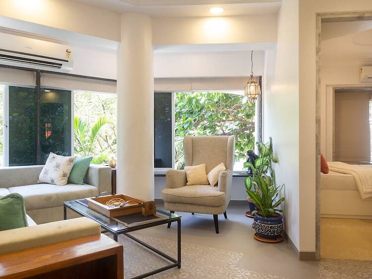 Charming Studio Apartment | Bandra