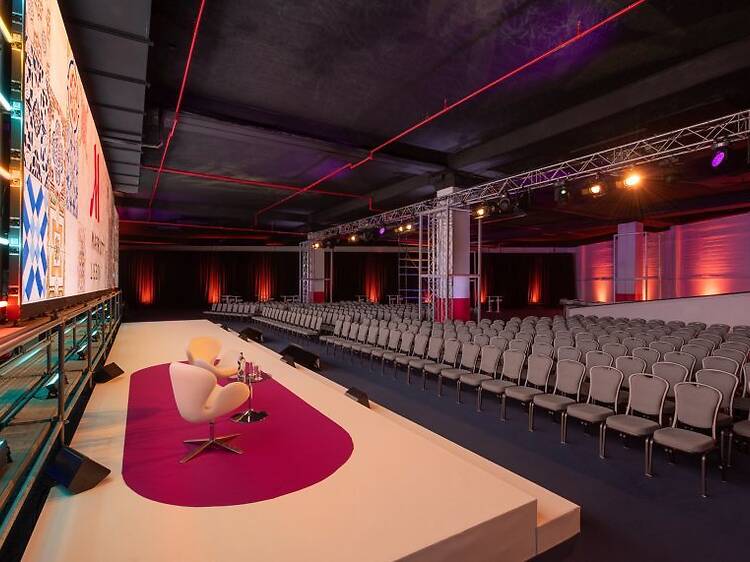 Hotel transforma garagem de 1100 metros quadrados em espaço para eventos Hotel transforma garagem de 1100 metros quadrados em espaço para eventos