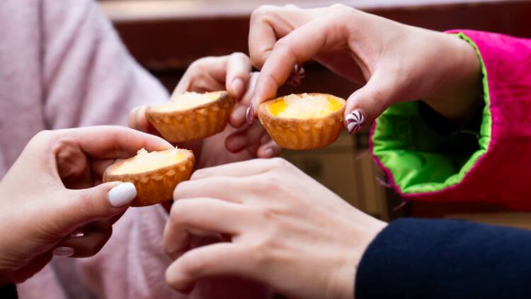 Renaissance Hotel   萬麗新春電車