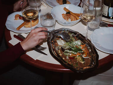 Le guide du OFF Paris se réinvente avec 140 adresses pour bien boire et bien manger en 2026 Le guide du OFF Paris se réinvente avec 140 adresses pour bien boire et bien manger en 2026