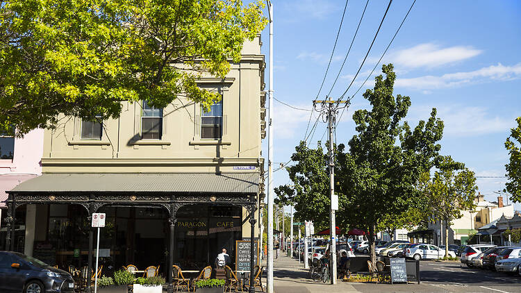 Streetscape Rathdowne Street