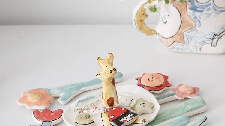 Browse vinyl and vintage tableware at Charoenkrung's vintage art-craft market Browse vinyl and vintage tableware at Charoenkrung's vintage art-craft market