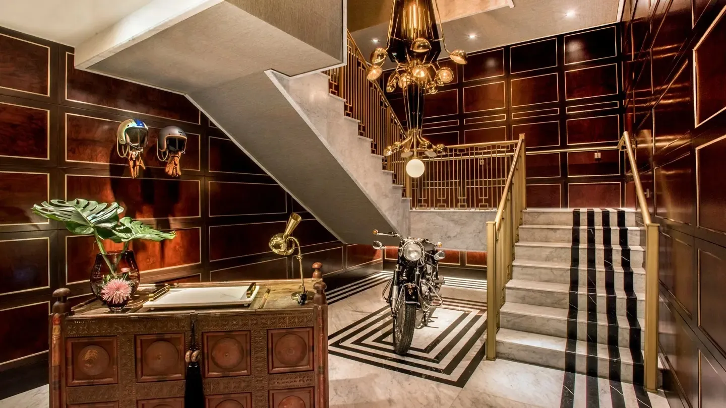 Penthouse Bar and Grill