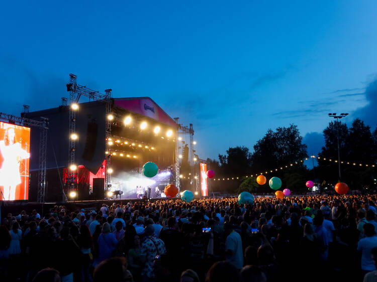 Koe Oulun suurimman musiikkifestivaalin aiheuttamaa hurmosta Koe Oulun suurimman musiikkifestivaalin aiheuttamaa hurmosta