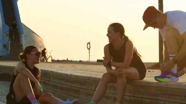 Juokse maraton keskiyön auringossa Juokse maraton keskiyön auringossa