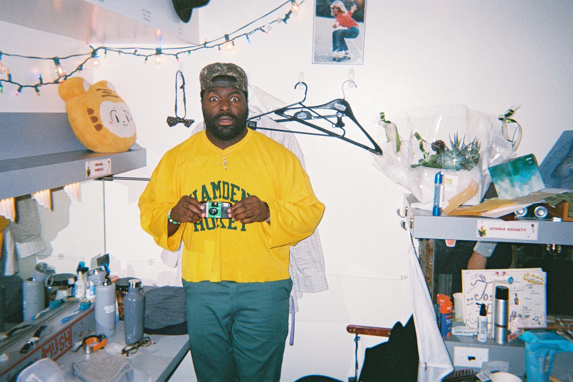 Little Shop of Horrors-paparazzi-branded-2026-0128