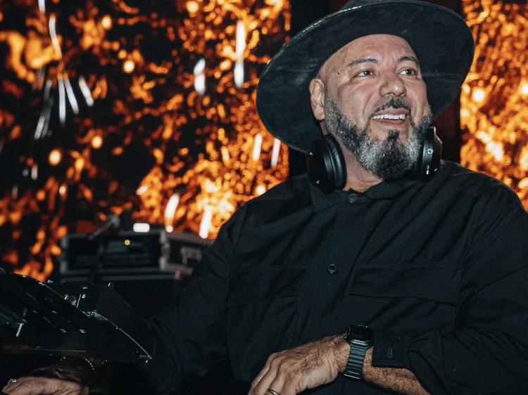 House lovers hold tight, it’s Roger Sachez at FIRA