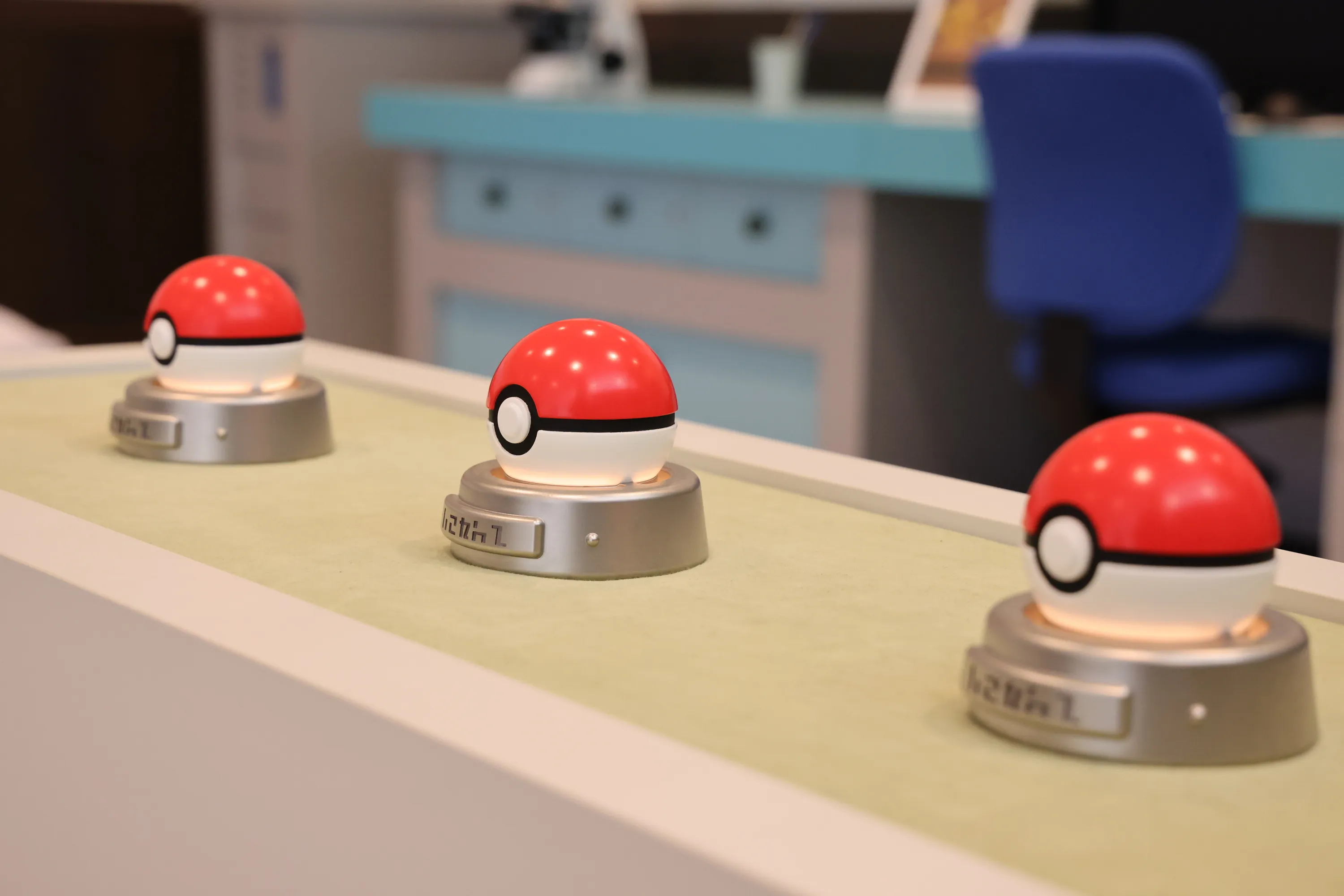 Pok&eacute;mon Research Lab Pok&eacute;balls