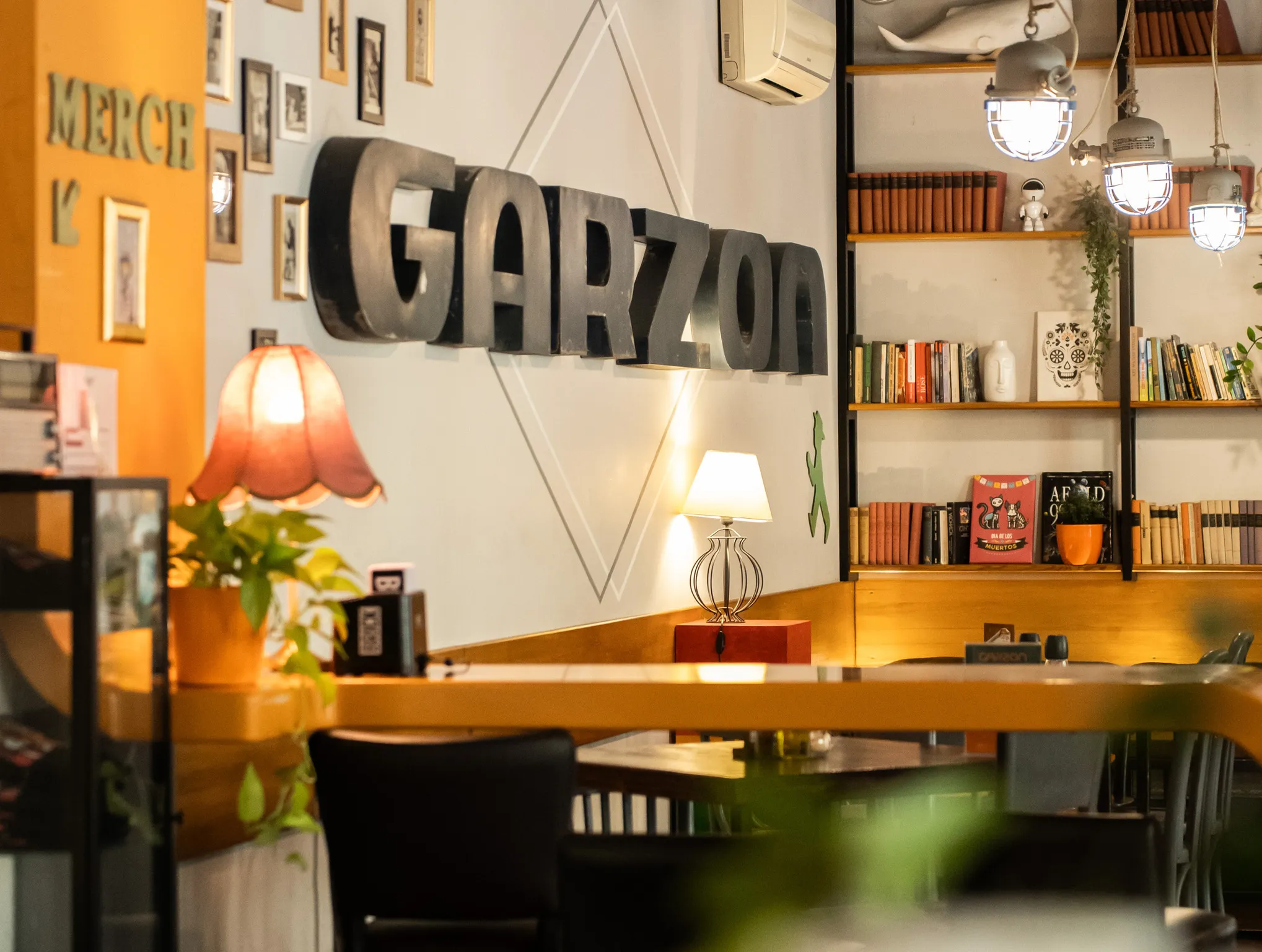 Garzon Caf&eacute; vend&eacute;gt&eacute;r