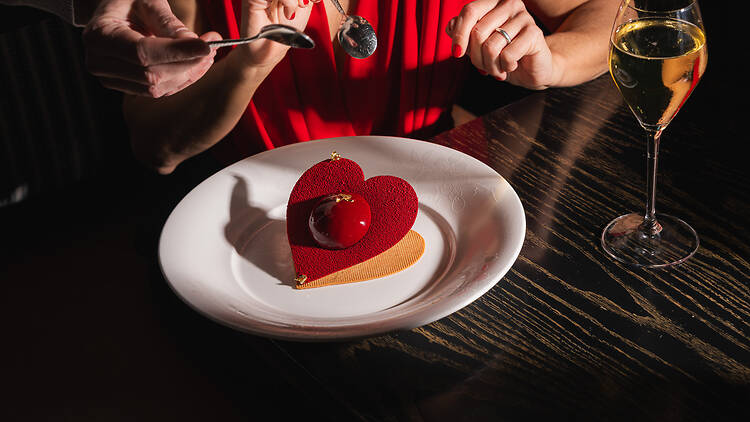 Placer gastronómico japonés entre las nubes (o una noche de hotel muy especial)