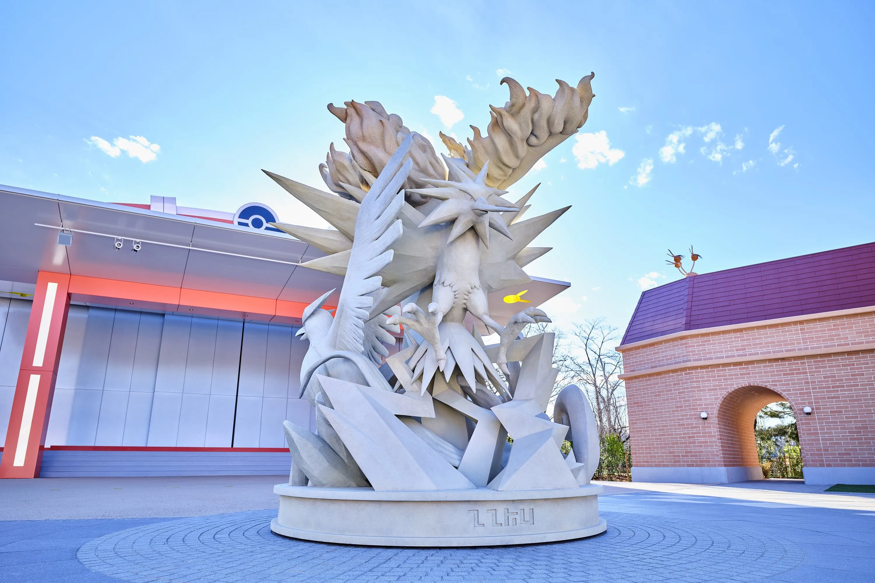 Legendary birds statue