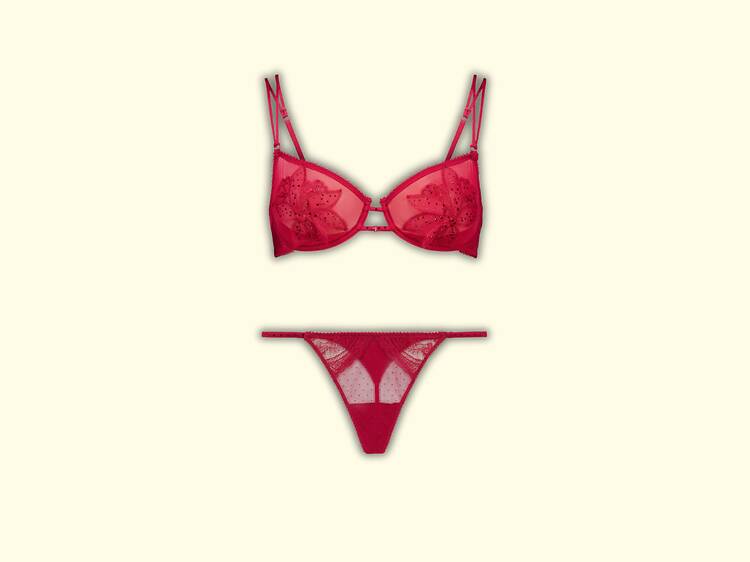 Uma lingerie vermelha