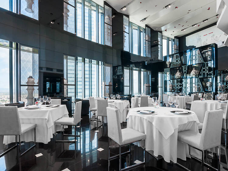 (Re)descubre Volvoreta: una experiencia gastro única con el 'skyline' madrileño de fondo