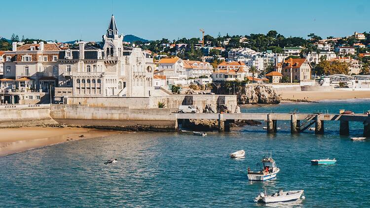 Afternoon: a romantic stroll