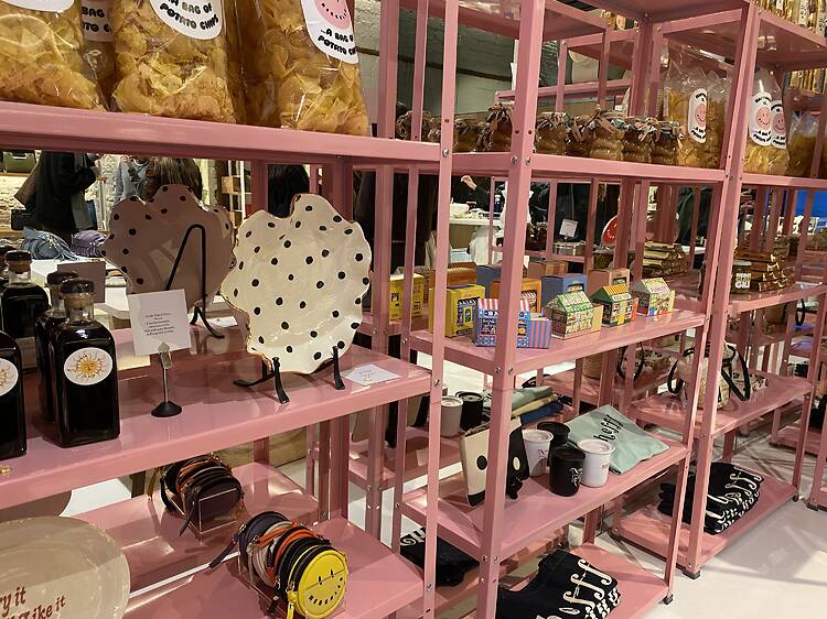 De gildas a laterío fino: el último secreto del aperitivo en Chueca se esconde en una bonita tienda de moda femenina