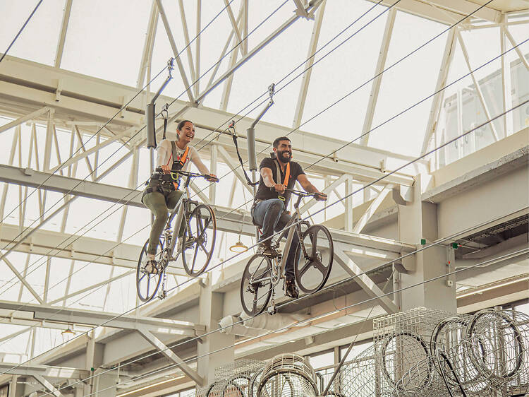 Clase indoor cycling