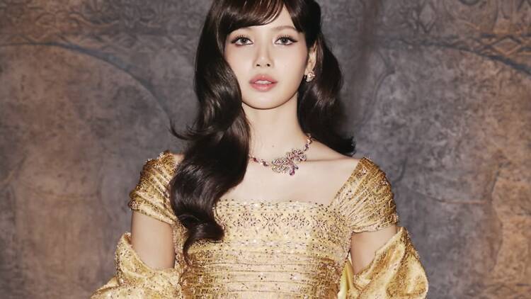 Lisa leads a Notting Hill-inspired Netflix rom-com – will Thailand be the whole set or at least cameo?