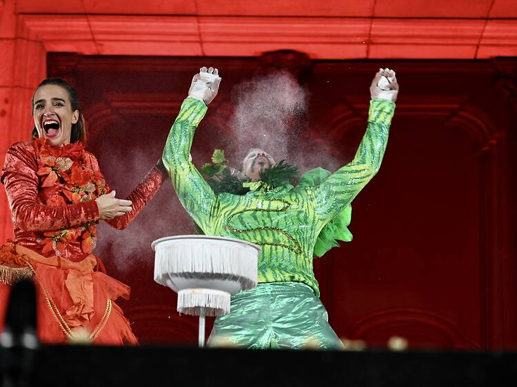 La Reina Belluga inaugura el Carnaval amb un canvi de vestuari històric després de 14 anys La Reina Belluga inaugura el Carnaval amb un canvi de vestuari històric després de 14 anys